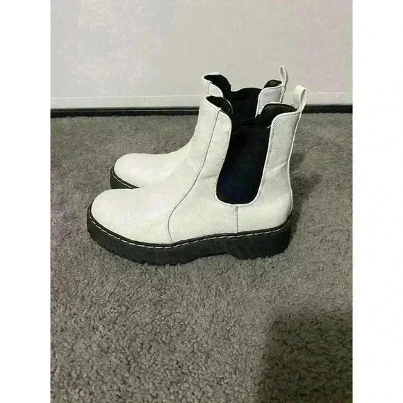 Sincerely Jules White Hippie Slip on Boots Size 8 Chunky Sole - Picture 2 of 9